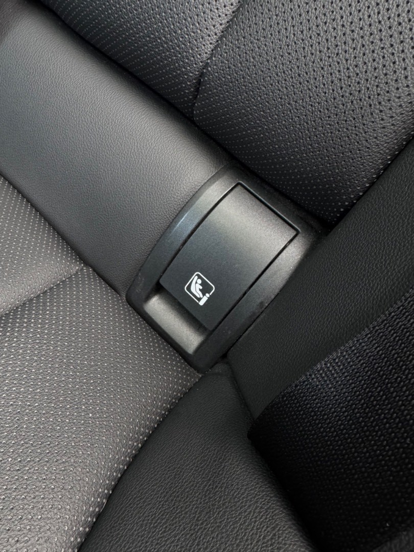 BMW Rad 3 Touring 320d  mHEV x-Drive A/T Luxury *ZÁRUKA*