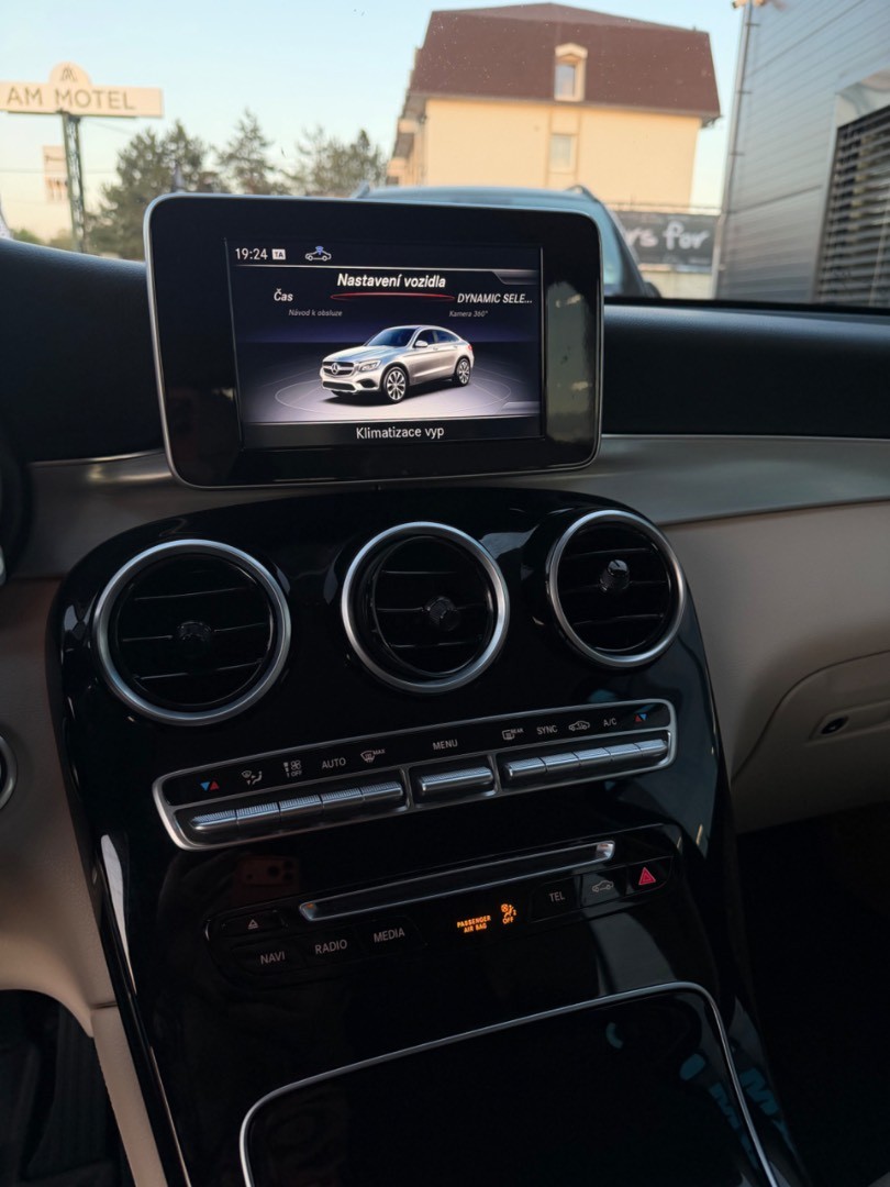 Mercedes-Benz GLC Kupé 220d 4MATIC A/T AMG line