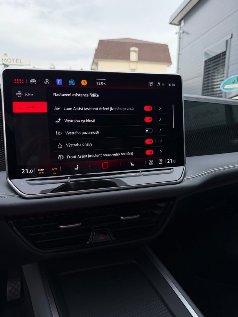 Volkswagen Passat Variant 2.0TDi DSG Elegance SK ŠPZ