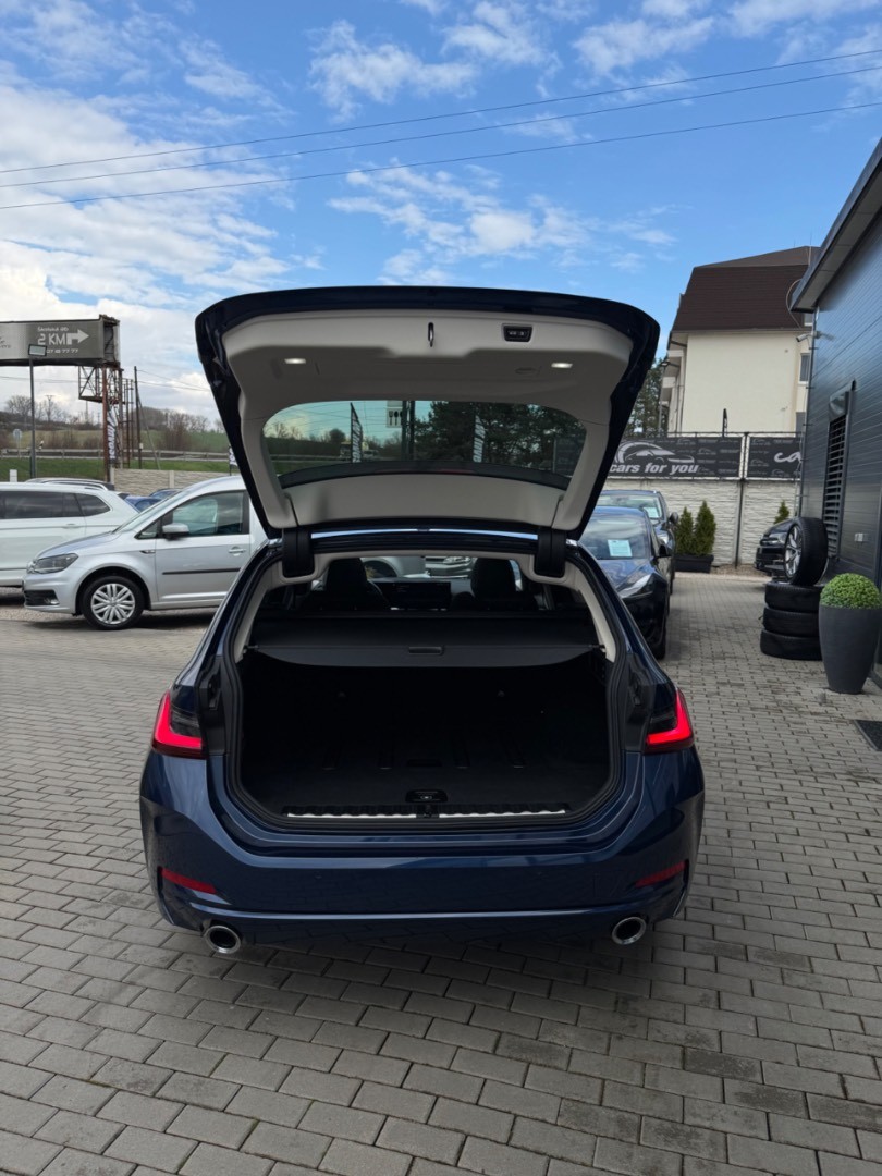 BMW Rad 3 Touring 320d  mHEV x-Drive A/T Luxury *ZÁRUKA*