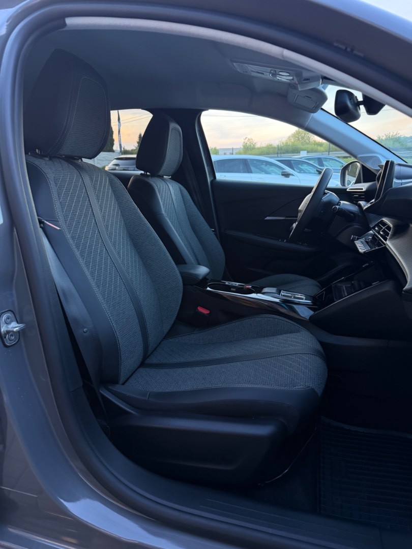 Peugeot 208 ALLURE Electric 100kW/50kWh SK ŠPZ