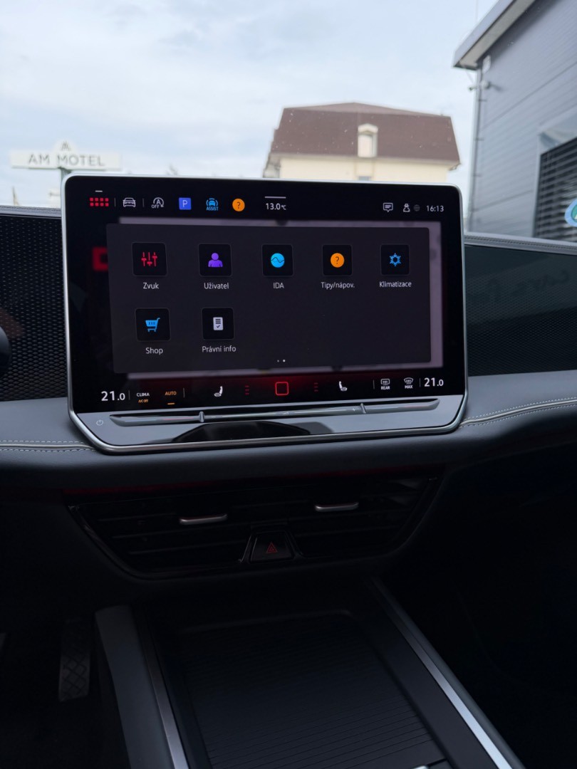 Volkswagen Passat Variant 2.0TDi DSG Elegance SK ŠPZ