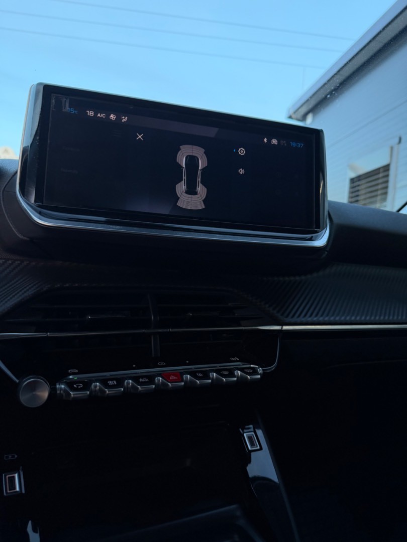 Peugeot 208 ALLURE Electric 100kW/50kWh SK ŠPZ