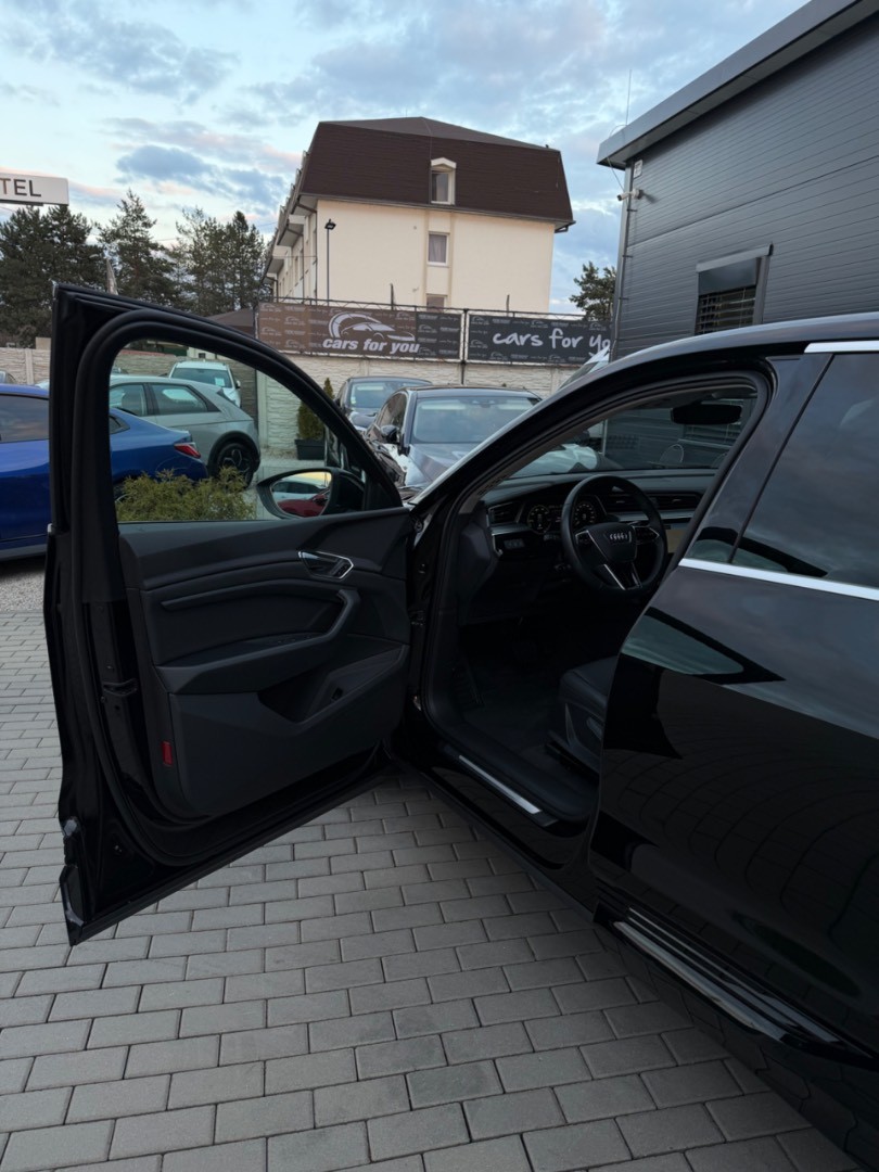 Audi E-tron 50 Quattro *Vzduch*Koža*Ťažné*