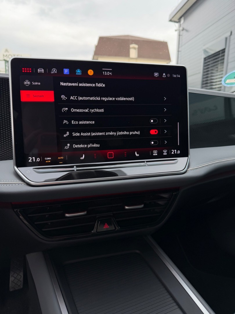 Volkswagen Passat Variant 2.0TDi DSG Elegance SK ŠPZ