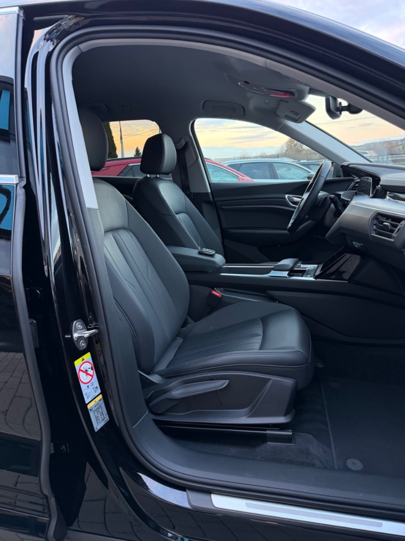Audi E-tron 50 Quattro *Vzduch*Koža*Ťažné*