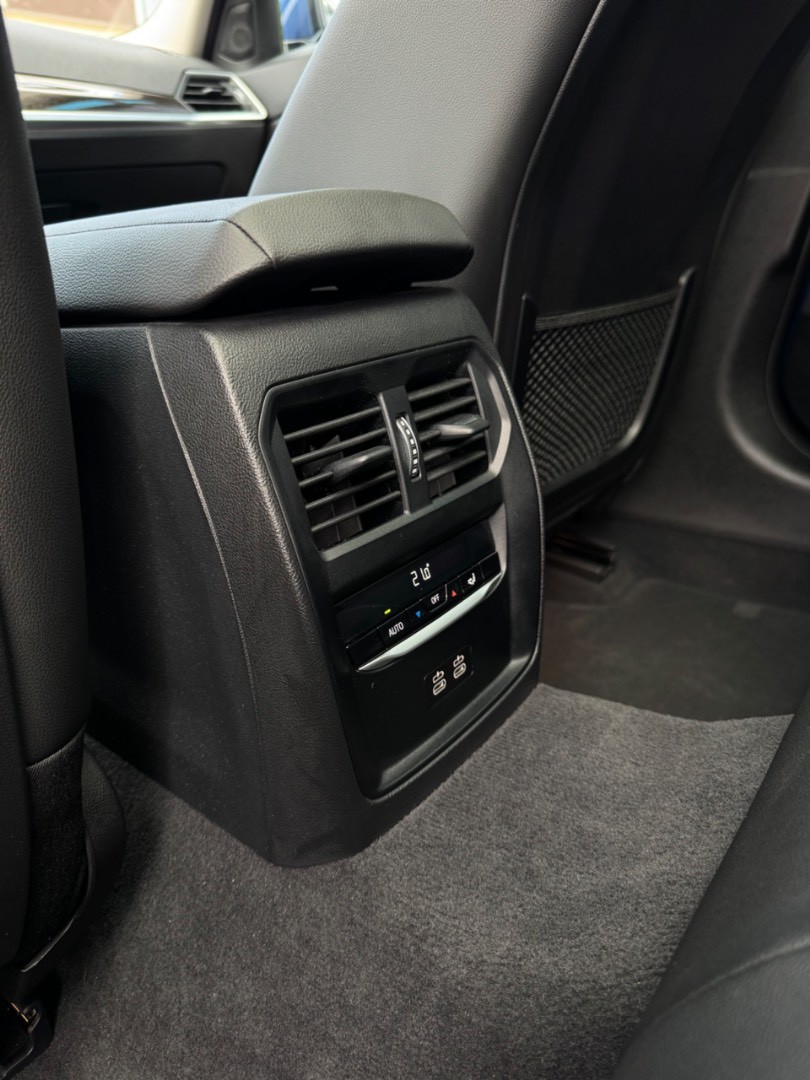 BMW Rad 3 Touring 320d  mHEV x-Drive A/T Luxury *ZÁRUKA*