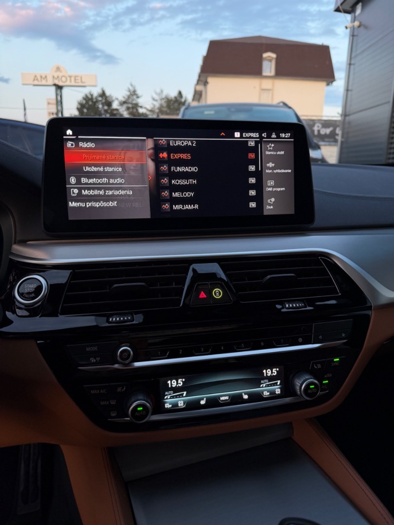 BMW Rad 5 Touring 530d  mHEV x-Drive A/T M-Sport line