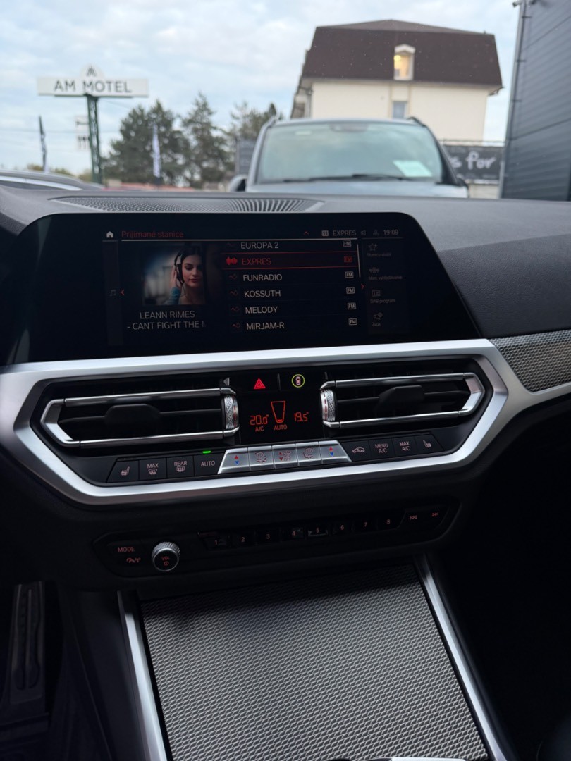 BMW Rad 3 320d mHEV x-Drive A/T M-Sport line SK ŠPZ