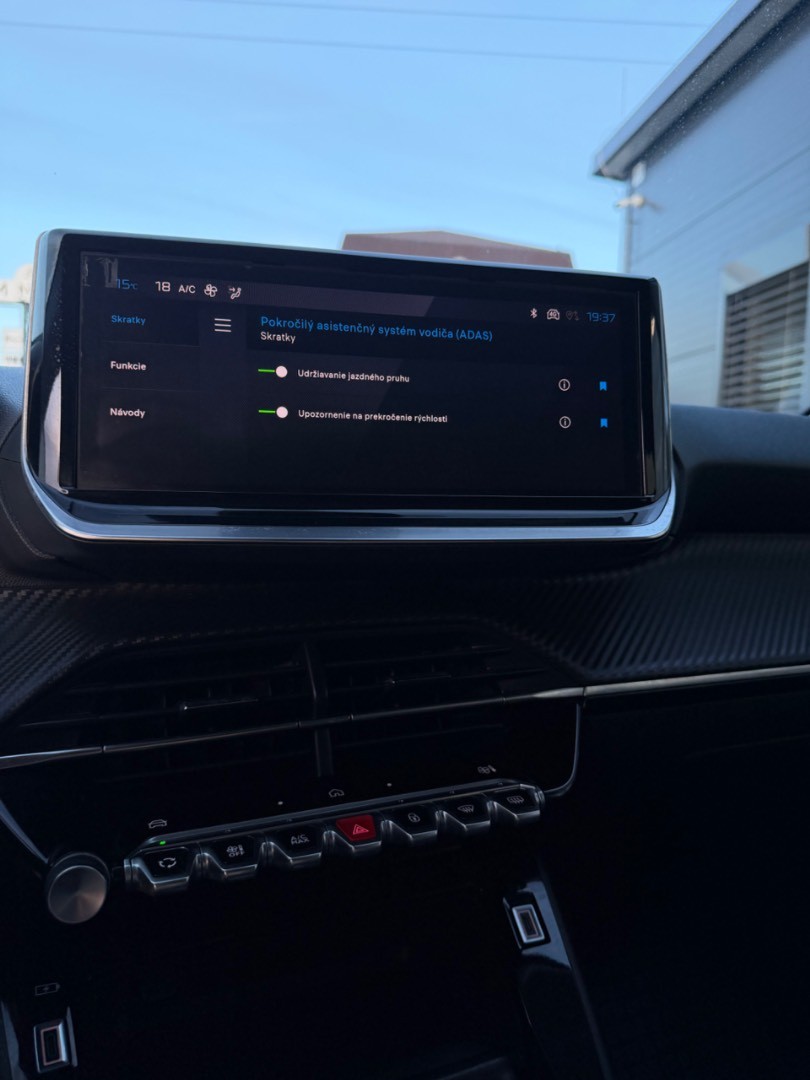 Peugeot 208 ALLURE Electric 100kW/50kWh SK ŠPZ