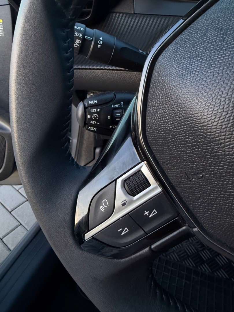 Peugeot 208 ALLURE Electric 100kW/50kWh SK ŠPZ