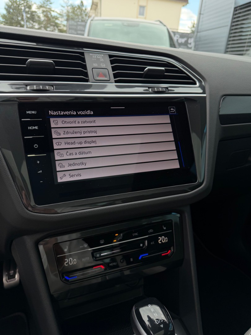 Volkswagen Tiguan 2.0TDi DSG 4Motion URBAN Edition SK ŠPZ