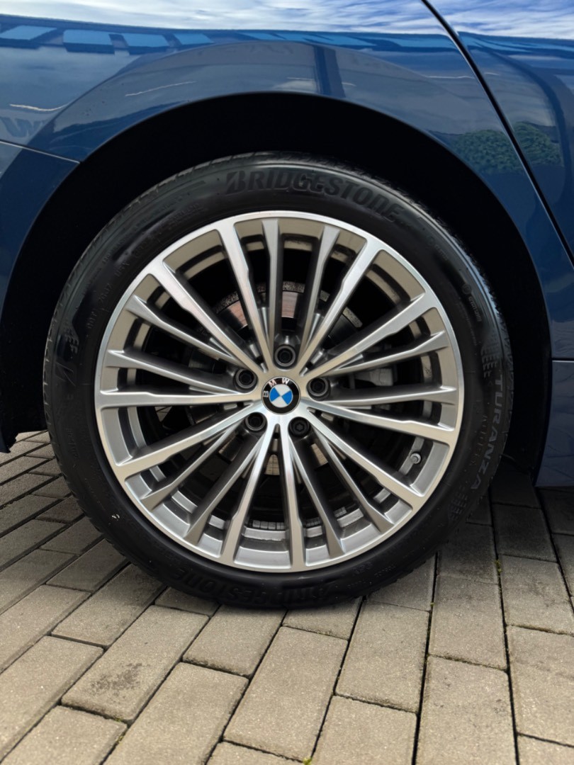 BMW Rad 3 Touring 320d  mHEV x-Drive A/T Luxury *ZÁRUKA*