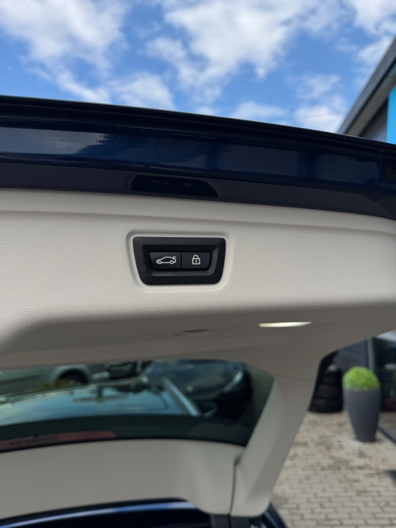 BMW Rad 3 Touring 320d  mHEV x-Drive A/T Luxury *ZÁRUKA*