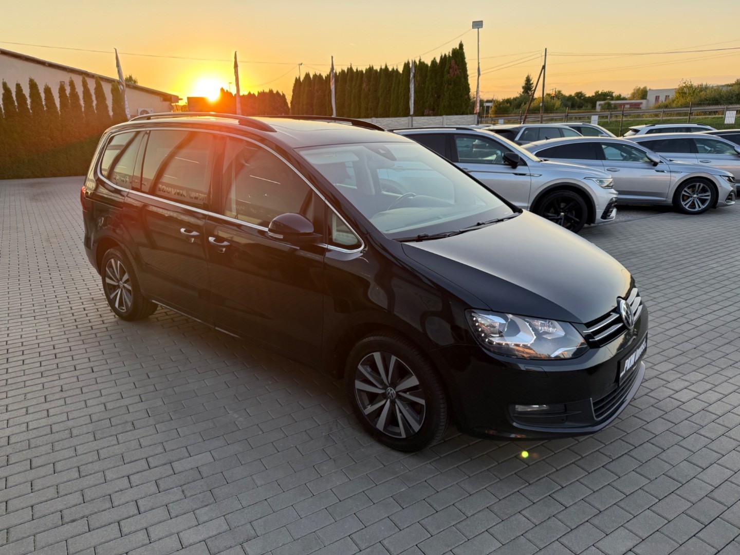 Volkswagen Sharan 2.0TDi DSG 7-MIESTNY Highline SK ŠPZ