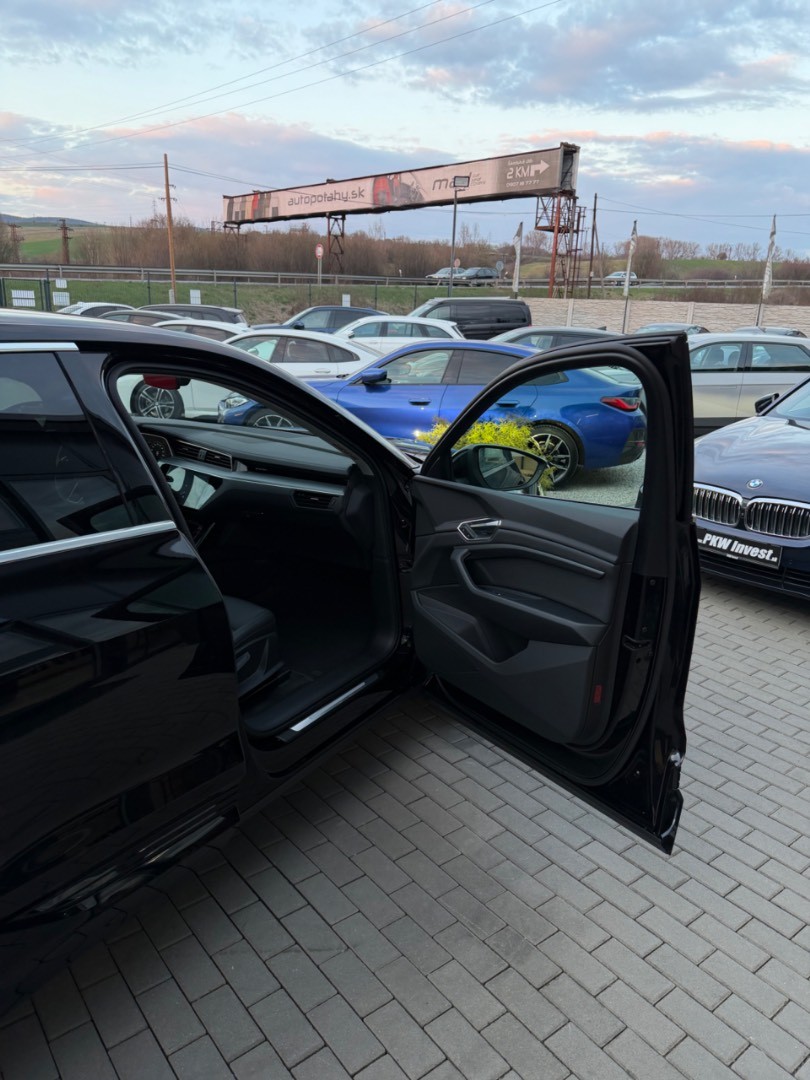Audi E-tron 50 Quattro *Vzduch*Koža*Ťažné*