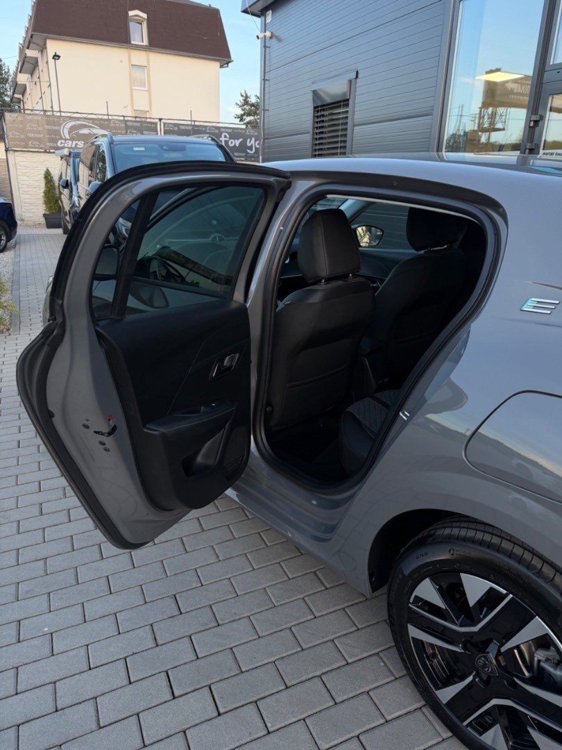 Peugeot 208 ALLURE Electric 100kW/50kWh SK ŠPZ