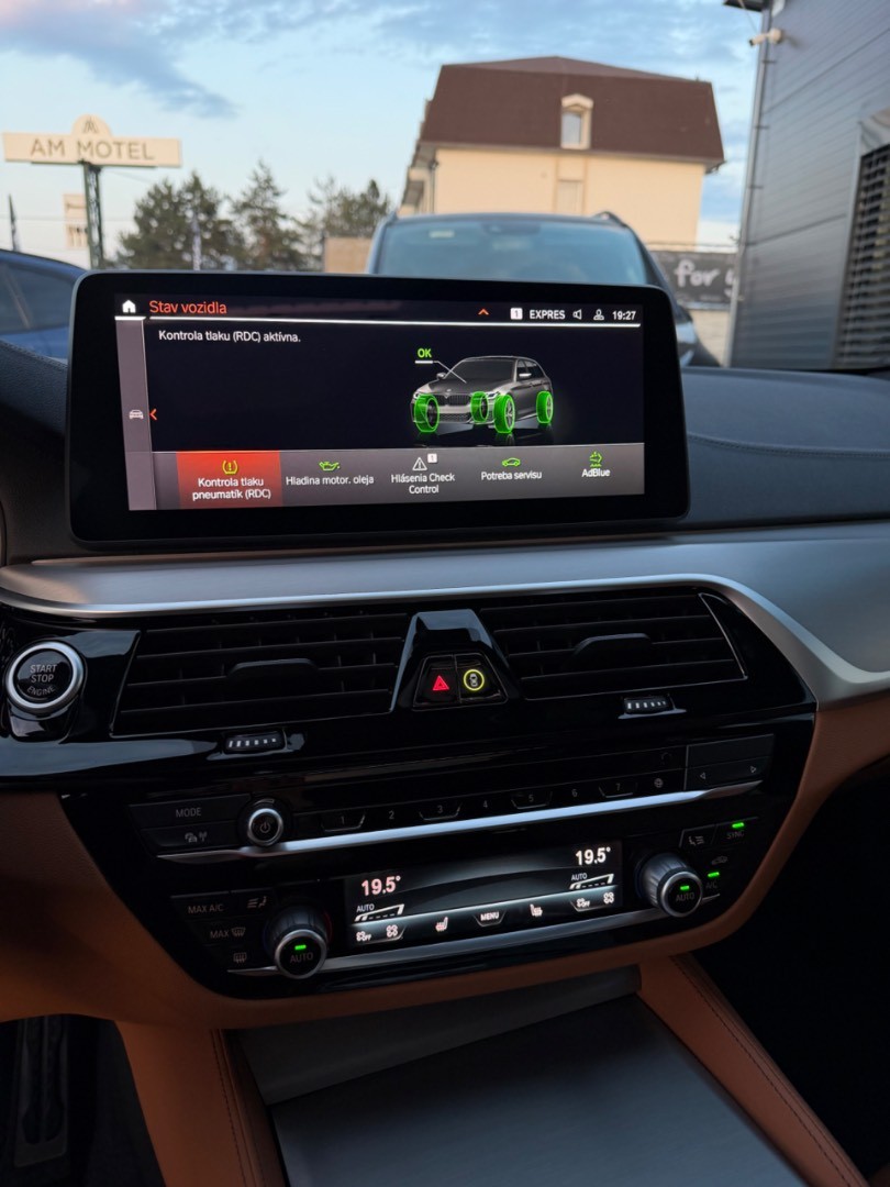 BMW Rad 5 Touring 530d  mHEV x-Drive A/T M-Sport line