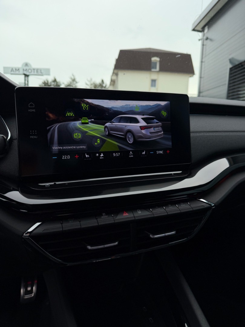 Škoda Octavia Combi 2.0TDi DSG Sport packet SK ŠPZ