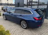 BMW Rad 3 Touring 320d  mHEV x-Drive A/T Luxury *ZÁRUKA*