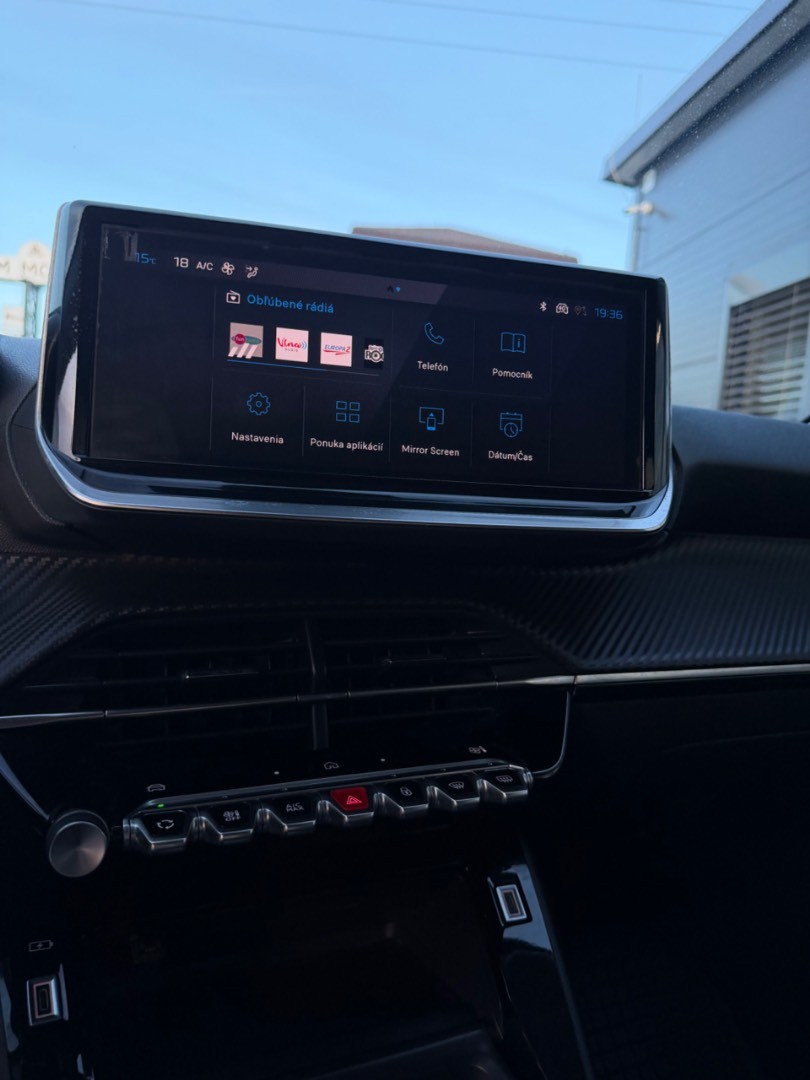 Peugeot 208 ALLURE Electric 100kW/50kWh SK ŠPZ