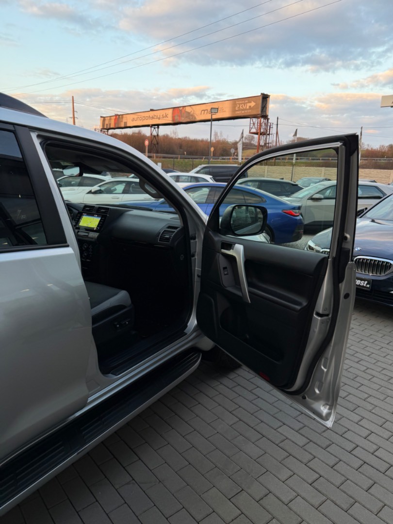 Toyota Land Cruiser 2.8 D-4D 204 Executive A/T 4×4