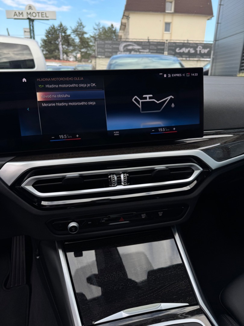 BMW Rad 3 Touring 320d  mHEV x-Drive A/T Luxury *ZÁRUKA*