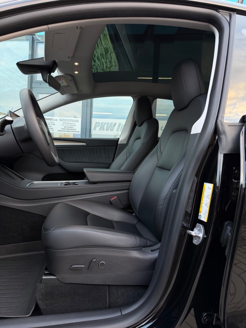 Tesla Model Y Dual Long Range AWD SK ŠPZ