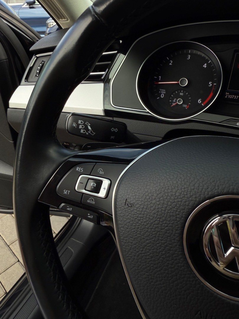 Volkswagen Passat Variant 2.0TDi DSG Head-up*Matrix*Ťažné