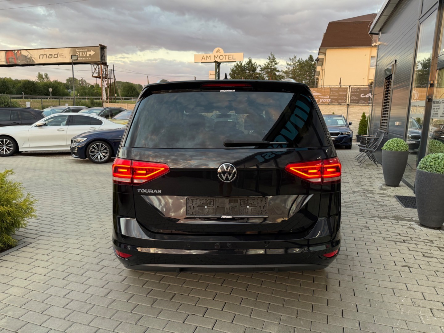Volkswagen Touran 2.0TDi DSG Highline 7MIESTNY *ŤAŽNÉ*