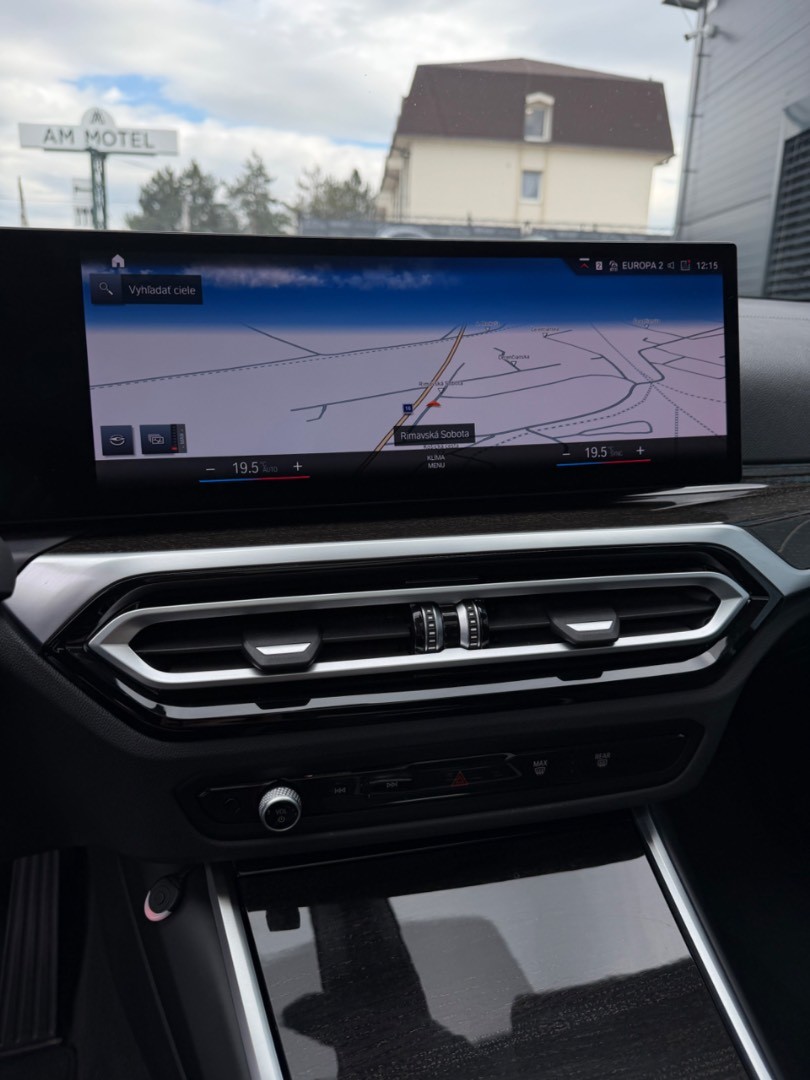 BMW Rad 3 Touring 320d  mHEV x-Drive A/T Luxury line SK ŠPZ