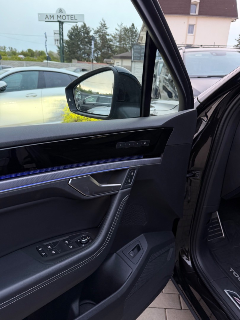 Volkswagen Touareg 3.0TDi V6 4Motion Tiptronic R-line KUPOVANÉ v SR