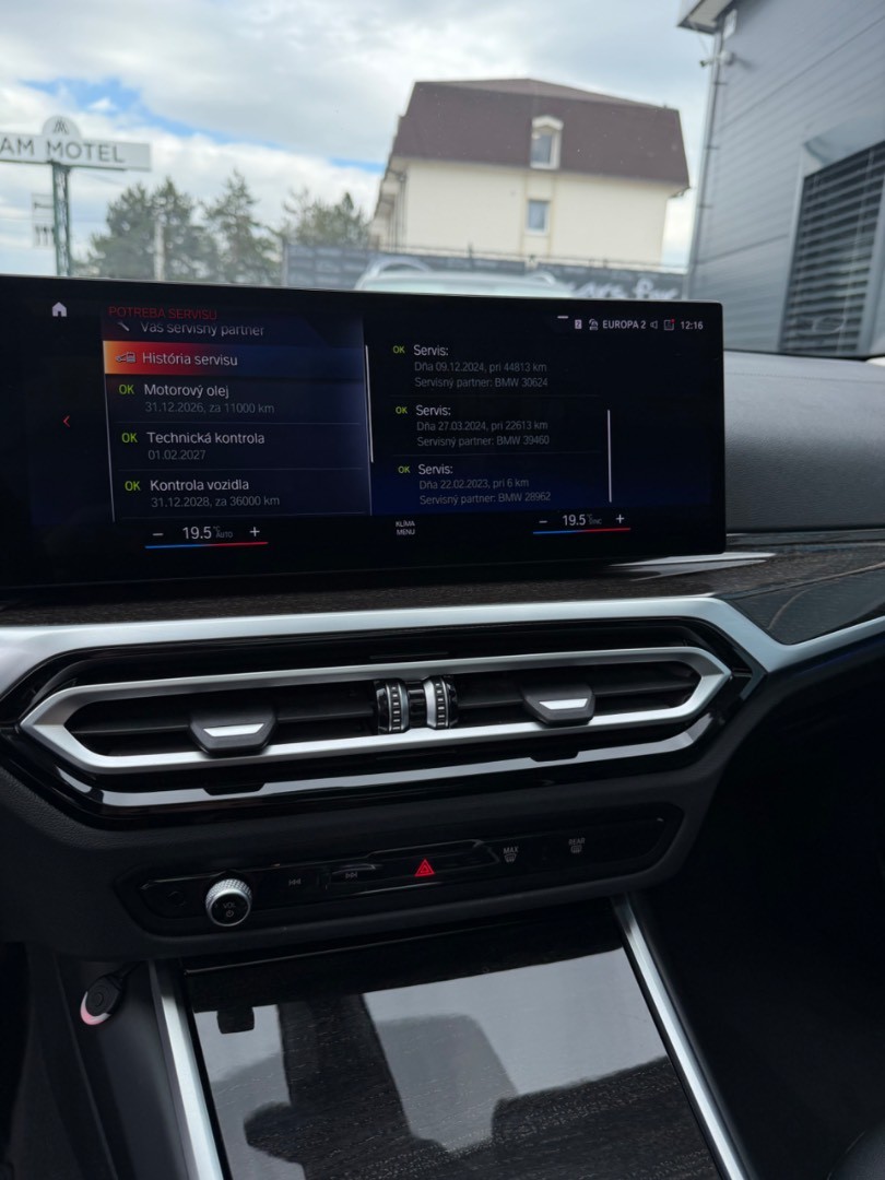 BMW Rad 3 Touring 320d  mHEV x-Drive A/T Luxury line SK ŠPZ