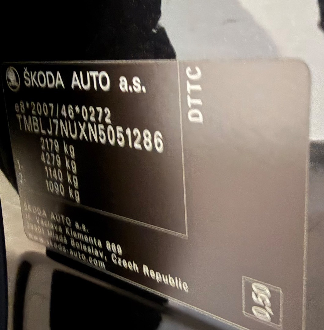 Škoda Karoq 2.0TDi DSG 4×4 TOUR Edition *VIRTUAL*ŤAŽNÉ*WEBASTO*