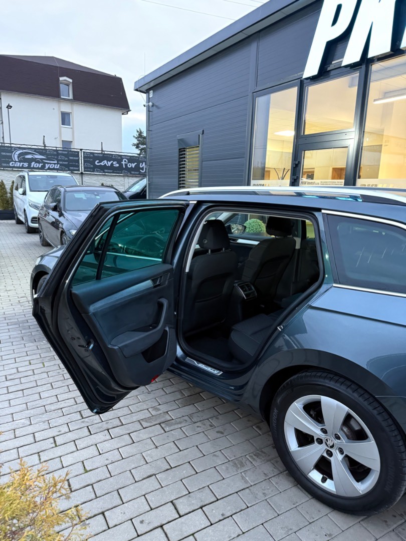 Škoda Superb Combi 2.0TDi DSG Style *VIRTUAL*