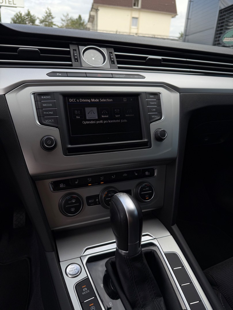 Volkswagen Passat Variant 2.0TDi DSG Head-up*Matrix*Ťažné