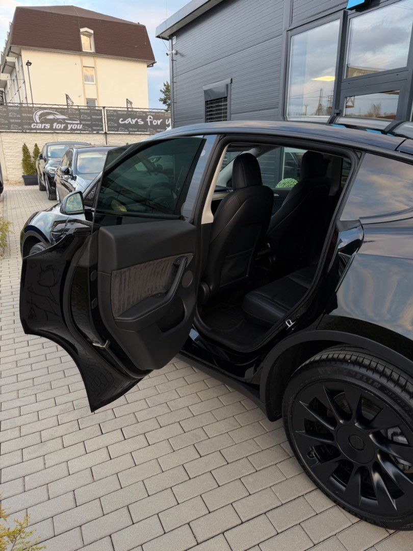 Tesla Model Y Dual Long Range AWD SK ŠPZ