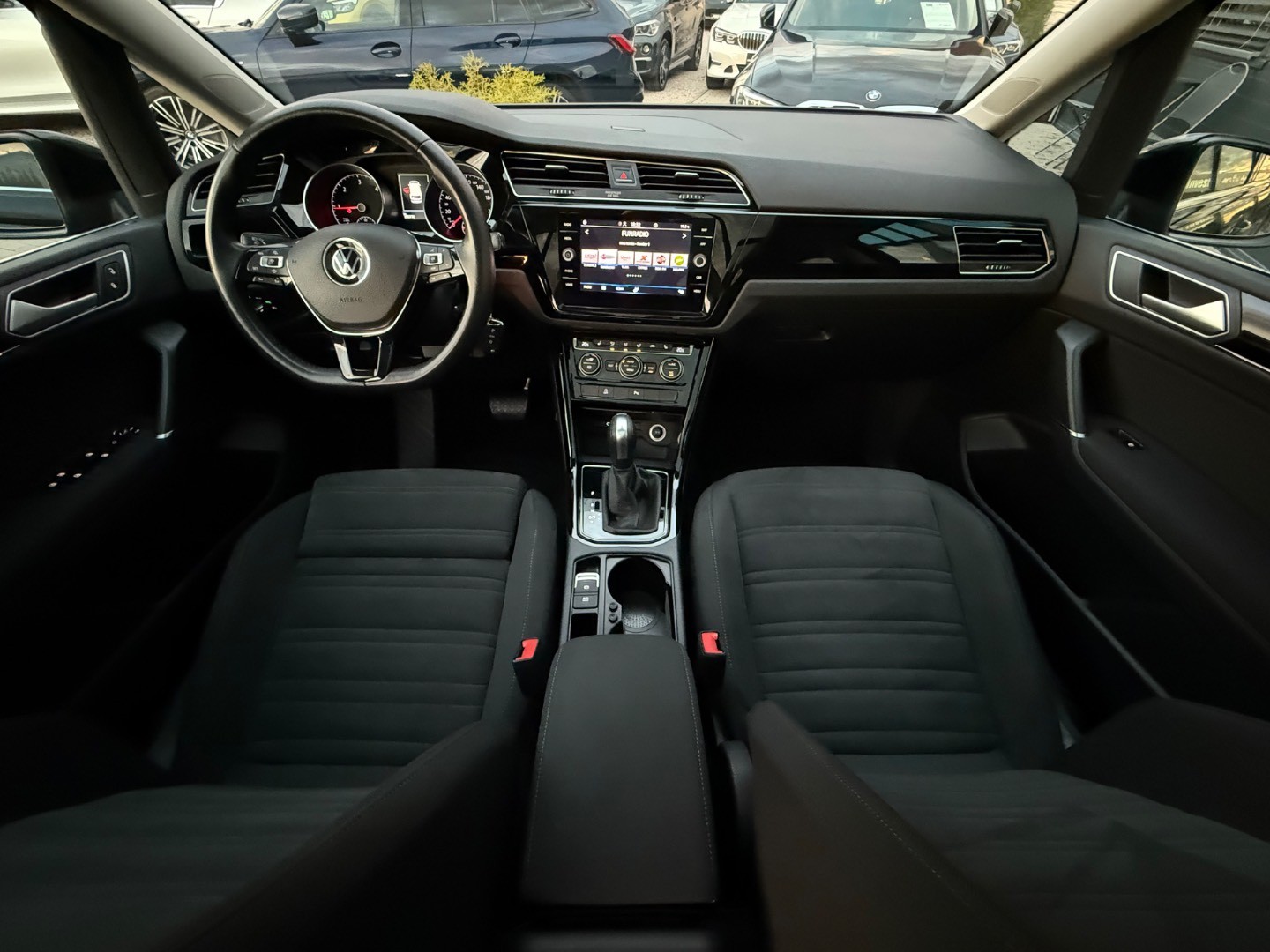 Volkswagen Touran 2.0TDi DSG Highline 7MIESTNY *ŤAŽNÉ*