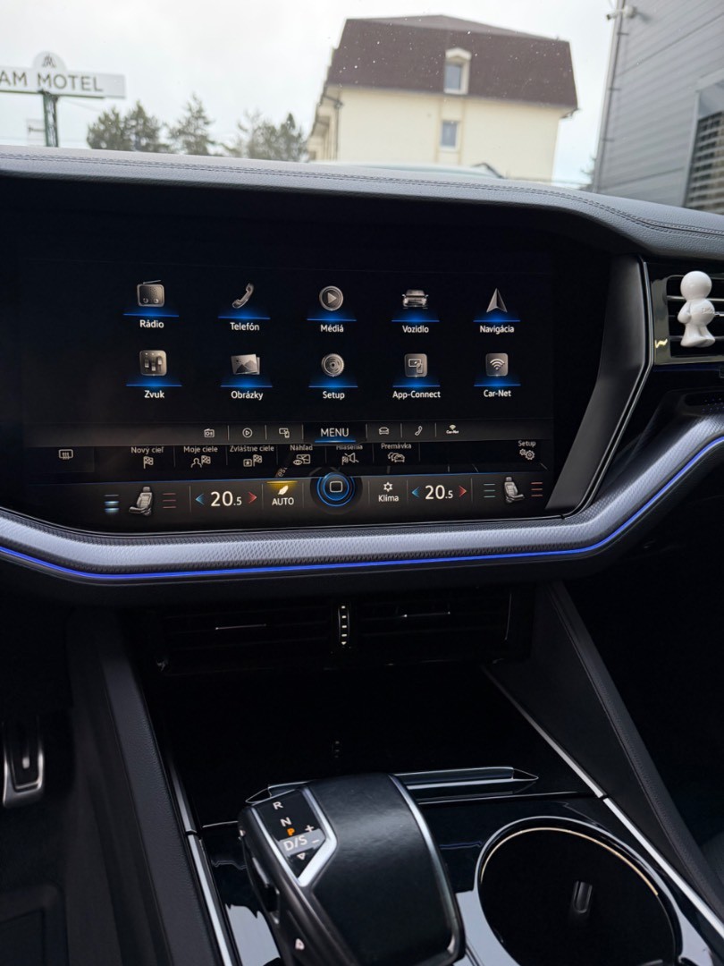 Volkswagen Touareg 3.0TDi V6 4Motion Tiptronic R-line KUPOVANÉ v SR