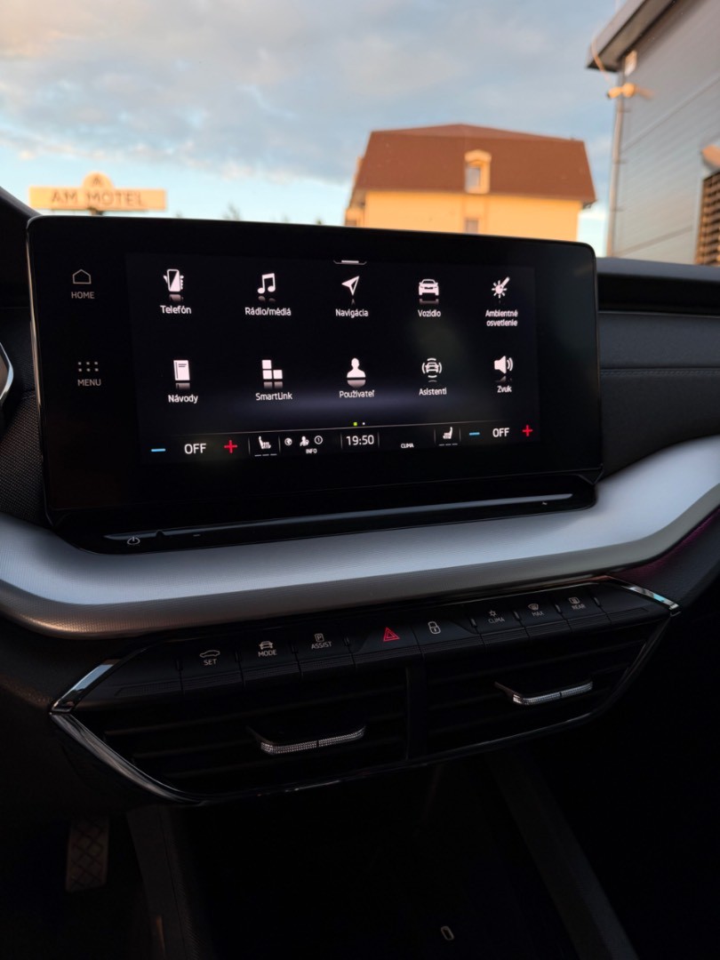 Škoda Octavia Combi 2.0TDi DSG Style FULL