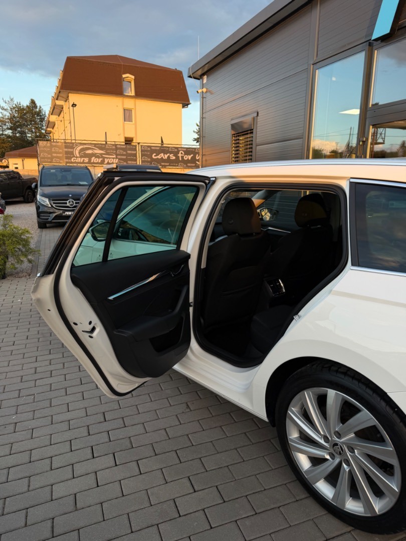 Škoda Octavia Combi 2.0TDi DSG Style FULL