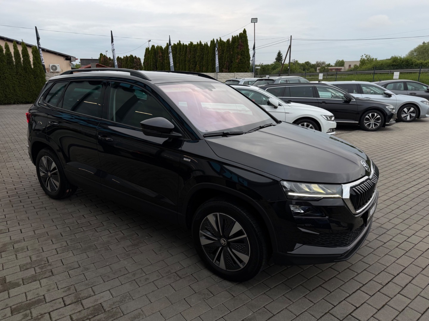 Škoda Karoq 2.0TDi DSG 4×4 TOUR Edition *VIRTUAL*ŤAŽNÉ*WEBASTO*