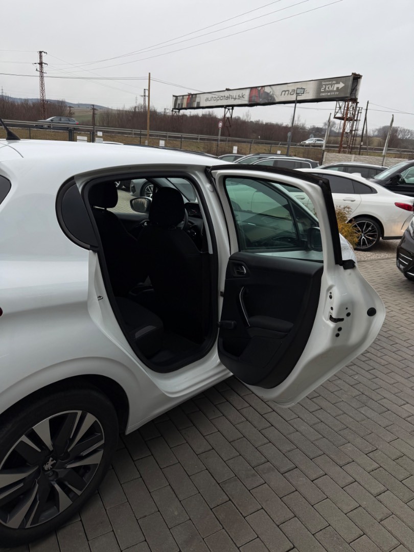 Peugeot 208 1.6 BlueHDi Active