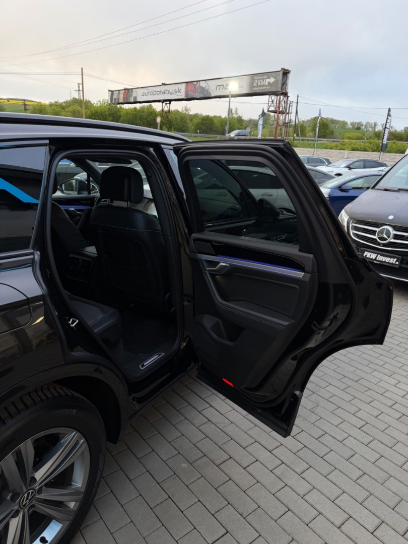 Volkswagen Touareg 3.0TDi V6 4Motion Tiptronic R-line KUPOVANÉ v SR