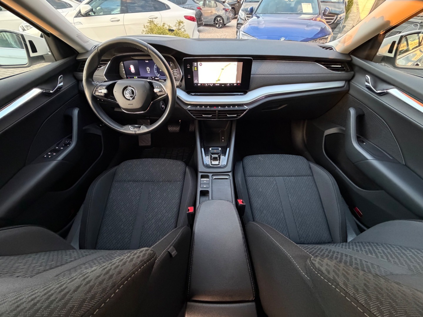 Škoda Octavia Combi 2.0TDi DSG Style FULL