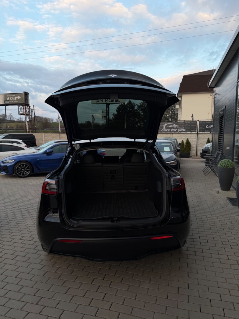 Tesla Model Y Dual Long Range AWD SK ŠPZ