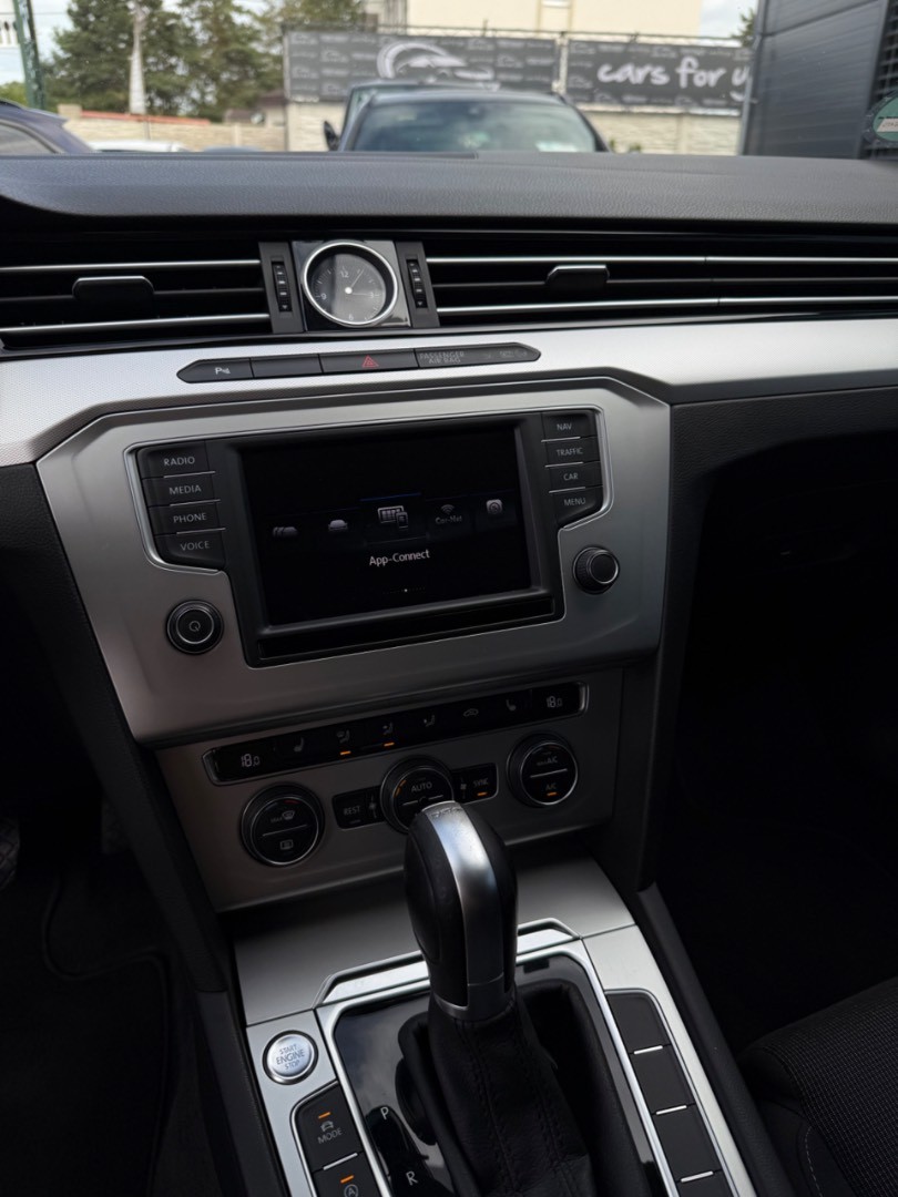 Volkswagen Passat Variant 2.0TDi DSG Head-up*Matrix*Ťažné