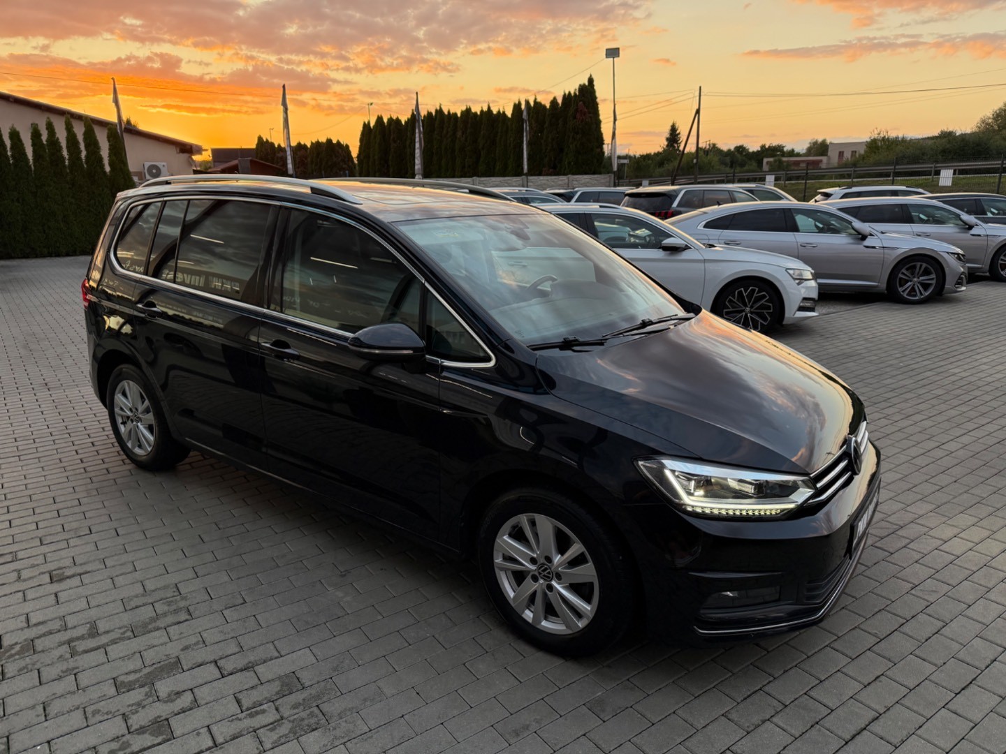 Volkswagen Touran 2.0TDi DSG Highline 7MIESTNY *ŤAŽNÉ*