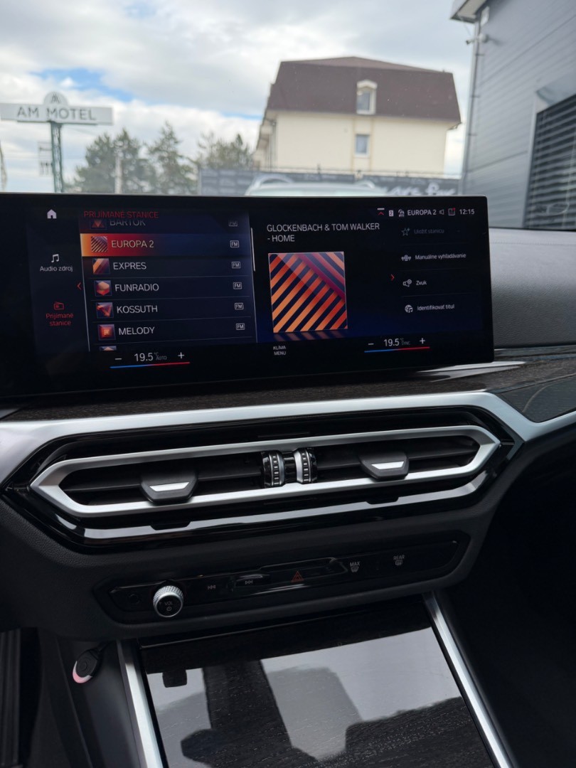 BMW Rad 3 Touring 320d  mHEV x-Drive A/T Luxury line SK ŠPZ