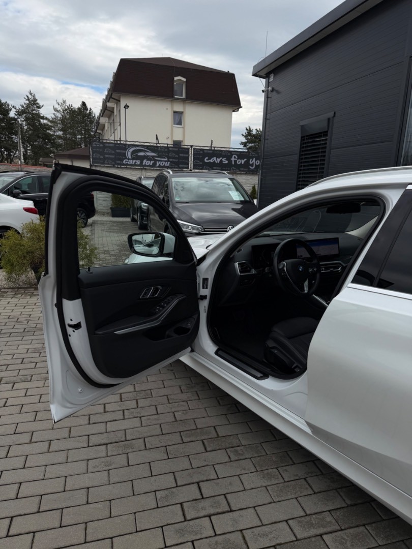 BMW Rad 3 Touring 320d  mHEV x-Drive A/T Luxury line SK ŠPZ